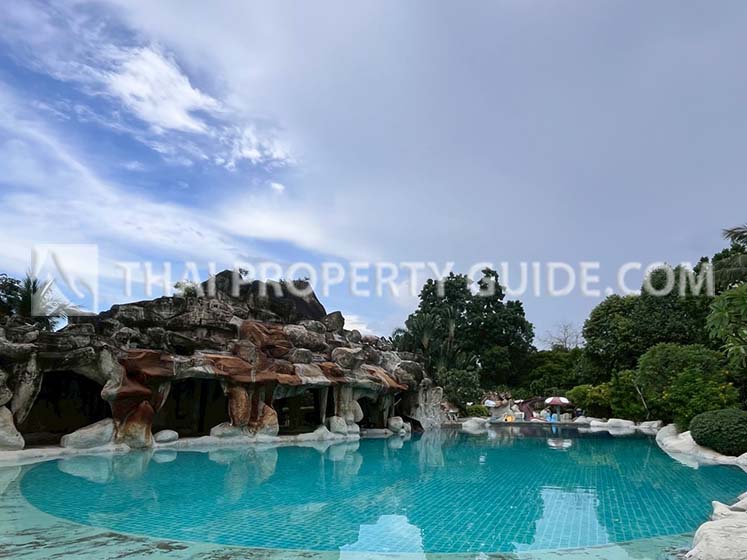 House with Shared Pool in Sukhumvit 